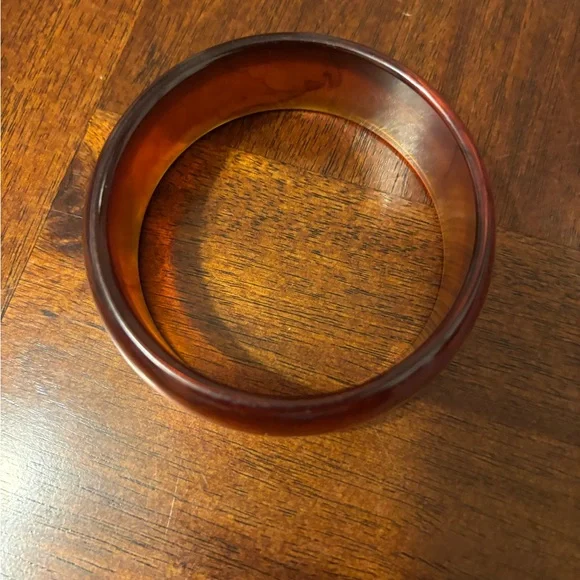 Bakelite Wide Iced Tea Bracele - Picture 4 of 14